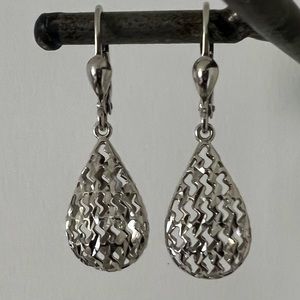 14K White Gold Tear Drop Filigree Earrings